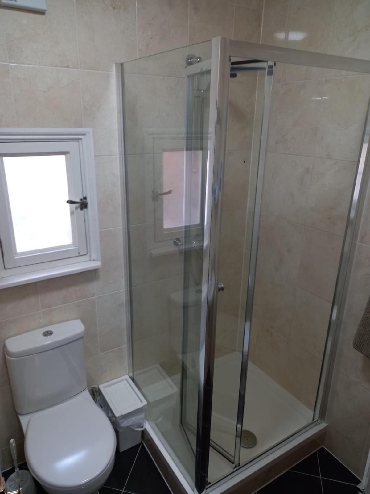 Petit Hébergement Simple avec Salle de Bains Privative